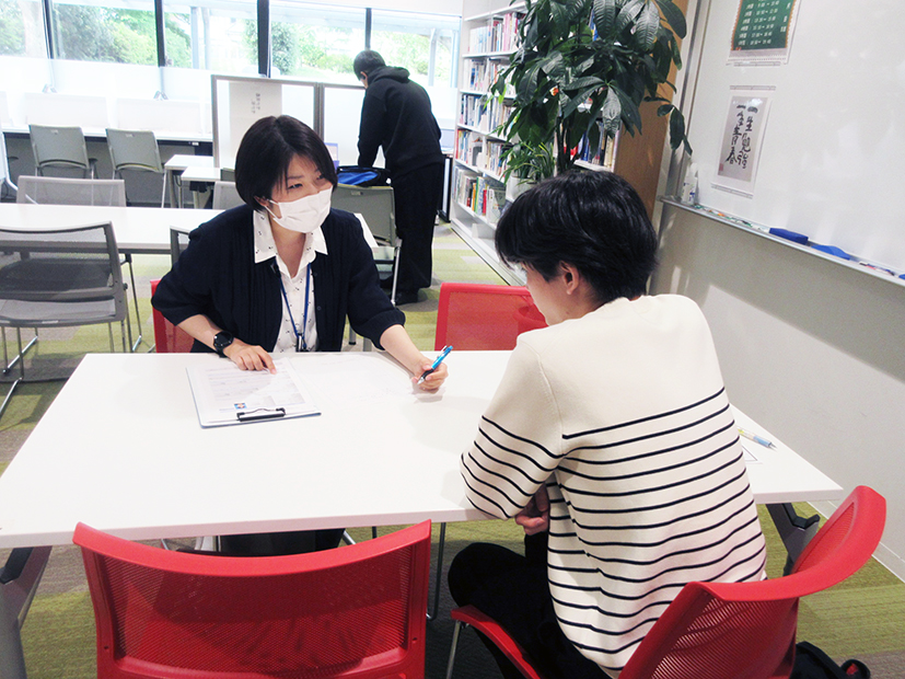 02-2浅野面談中.jpg