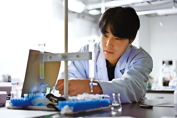 基幹工学部 環境生命化学科|学部・大学院|実工学教育の日本工業大学 基幹工学部 環境生命化学科|学部・大学院|実工学教育の日本工業大学