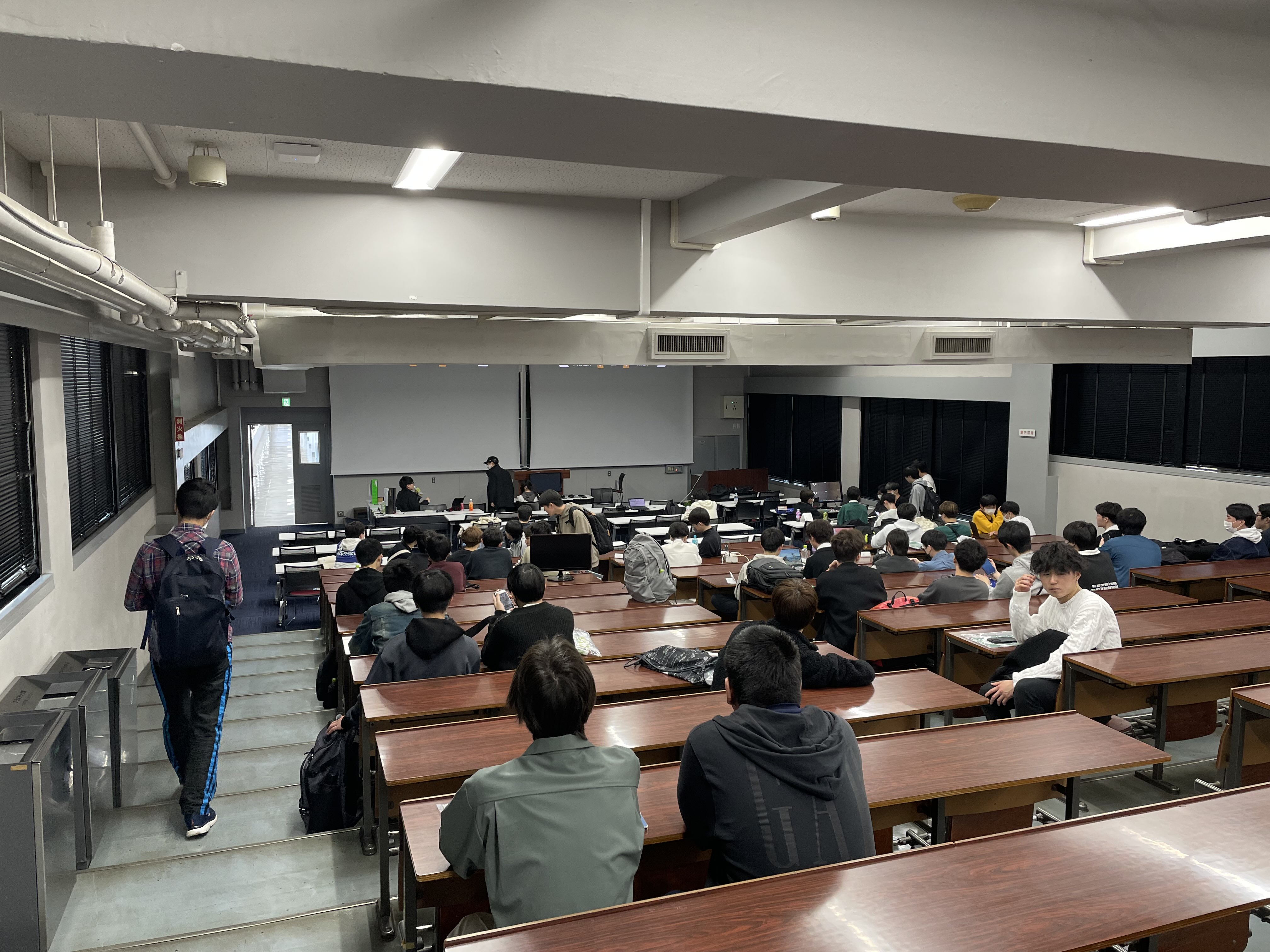 eスポーツクラブ03.jpg