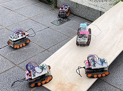 郡として行動するロボット