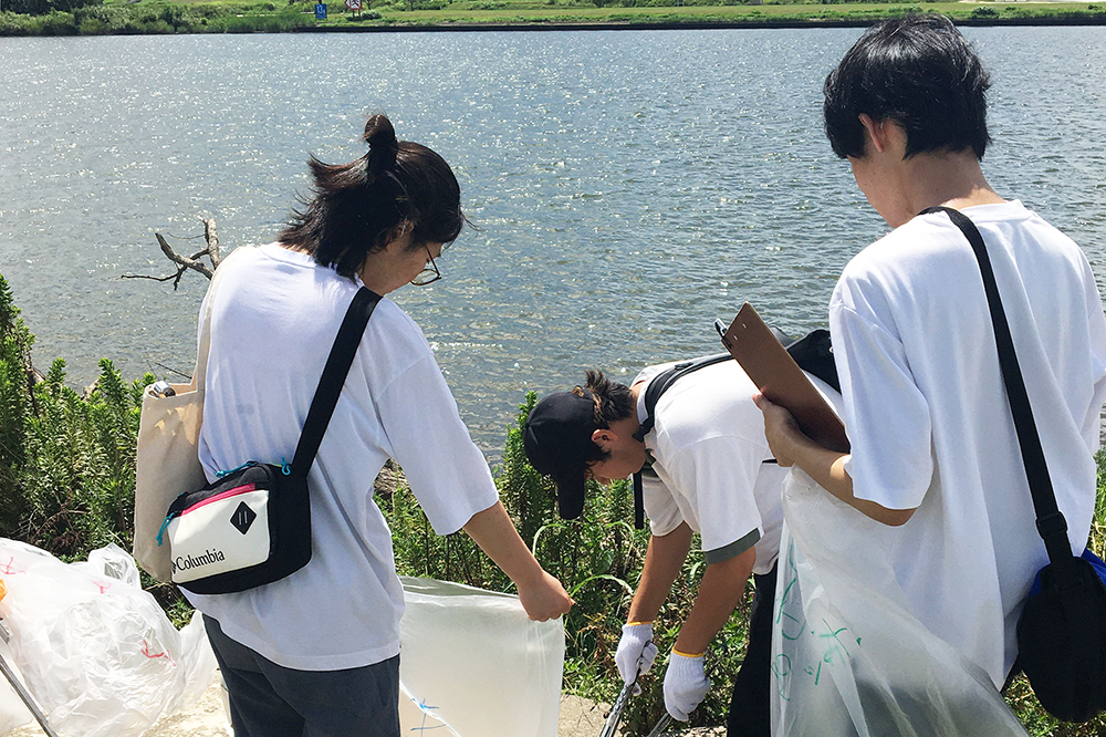 荒川河川敷でごみ拾い（東京都）2.jpg