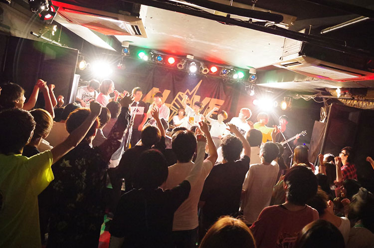 club-thumb-03.jpg