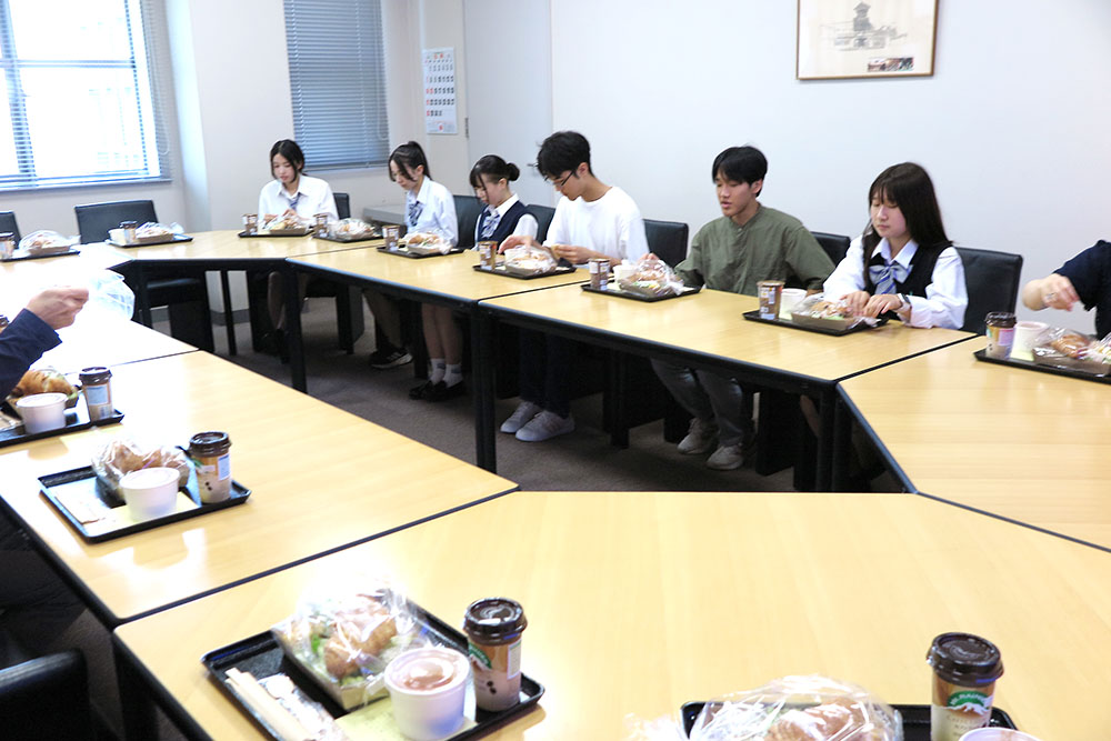 埼玉新聞‗食事.JPG