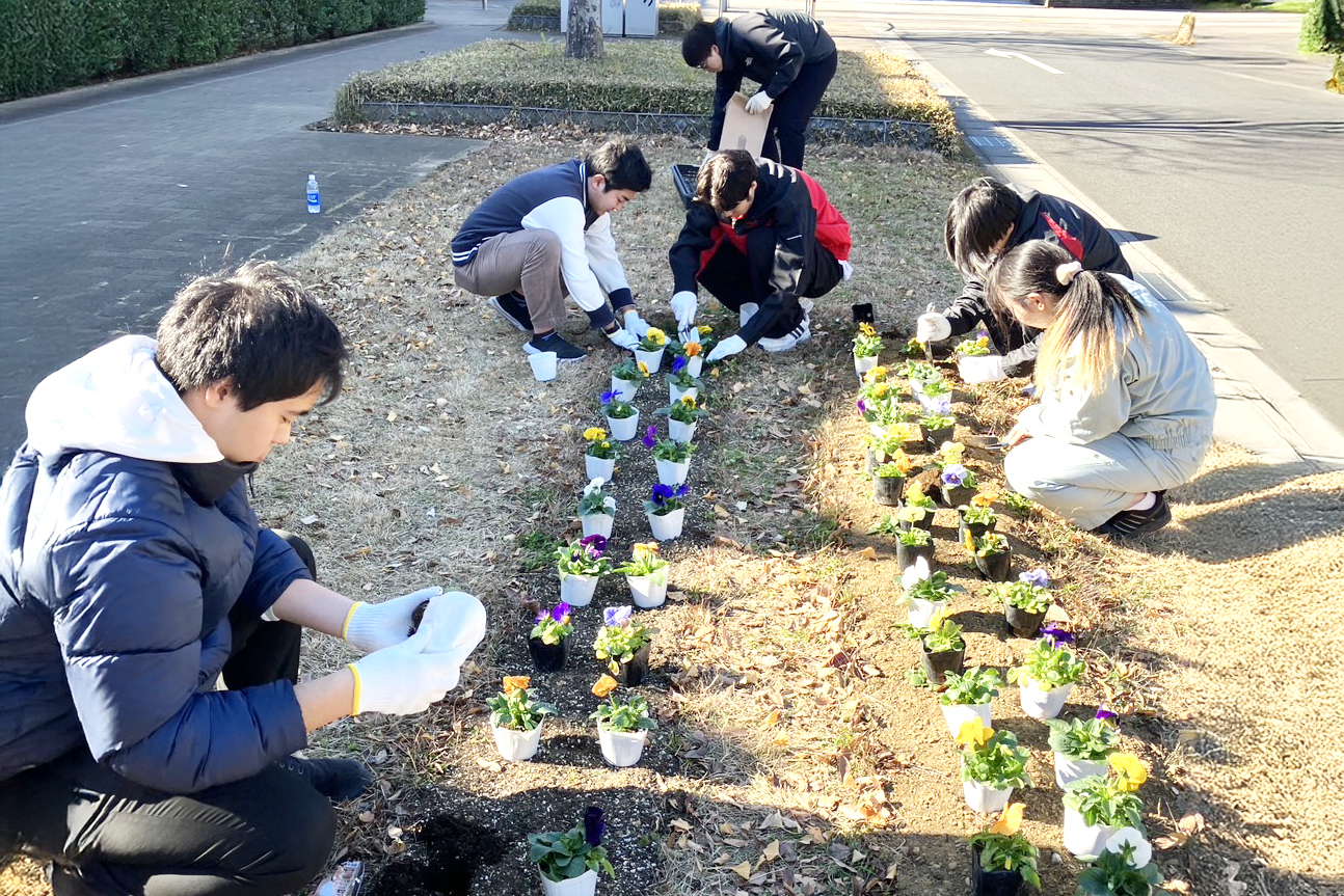S__95846408（2024年12月24日_花苗植え）HP.jpg