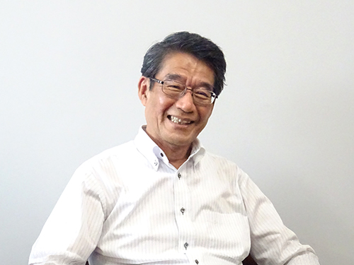 清水館長(写真）.jpg
