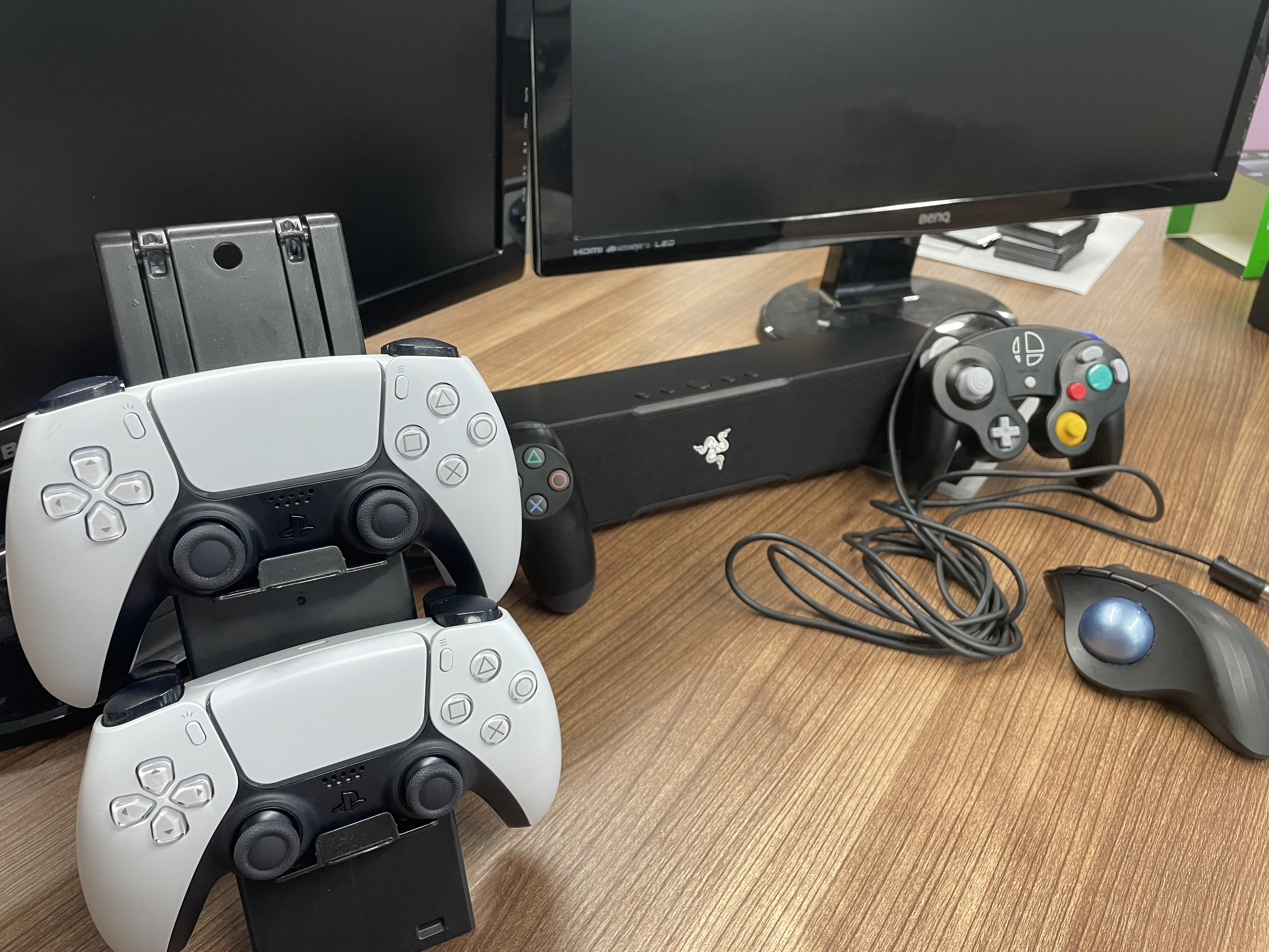 eスポーツクラブ01(表紙).jpg
