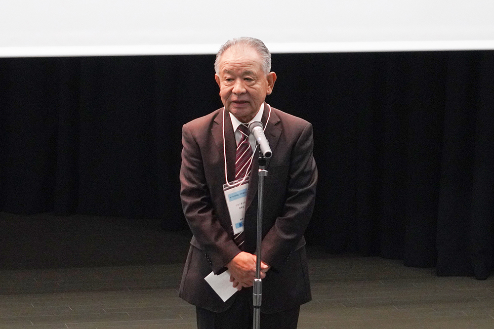 柳澤理事長.jpg