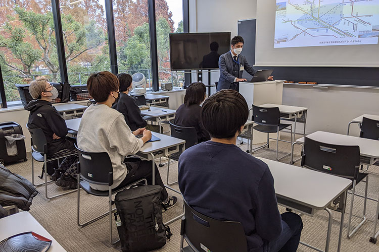 ①教育委員会による学生向け教員採用選考試験説明会.jpg