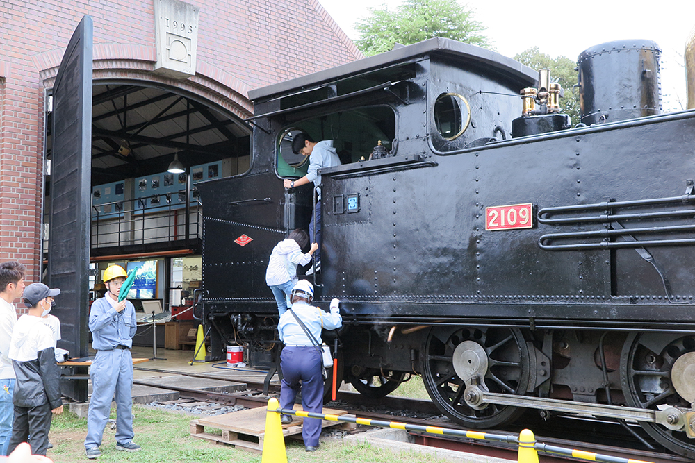 箱根登山鉄道展示見学.jpg