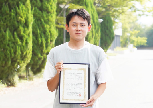 出井さん（HP）①.jpg